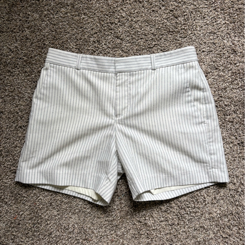 Banana Republic Gray and White Bermuda Shorts Tailored Casual Style